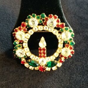 Vintage New Christmas Wreath Brooch
